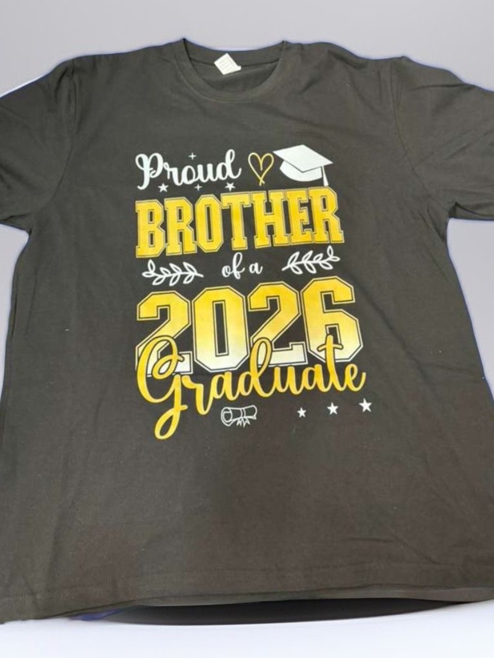 Proud Brother of a 2026 Graduate Man T‑Shirt - Black & Yellow